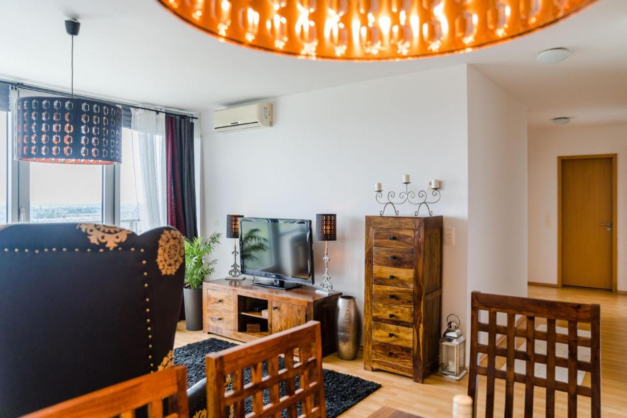 Comfy Condo On The 20Th Floor & Free Parking Bratislava Ngoại thất bức ảnh